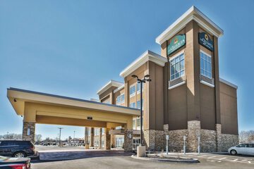 La Quinta Inn & Suites by Wyndham Niagara Falls