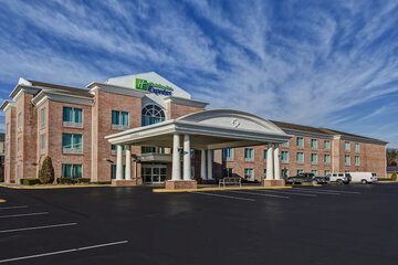 Holiday Inn Express & Suites London by IHG