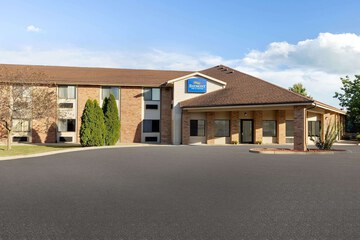 Hotel 2 of 25