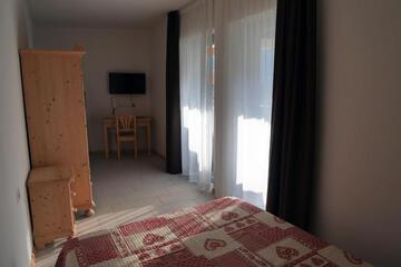 Photo 51