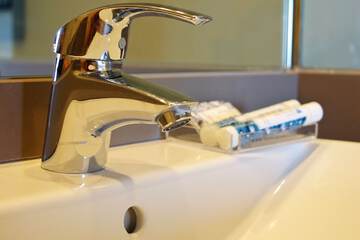Bathroom sink