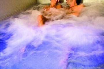 Indoor spa tub
