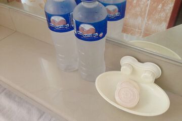 Bathroom amenities