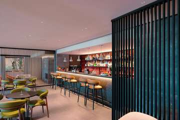Lobby lounge