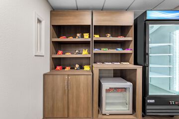 Snack bar