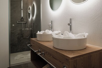 Bathroom amenities