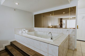 Jetted tub