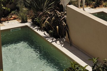 Private pool