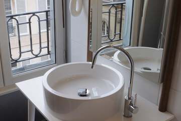 Bathroom sink