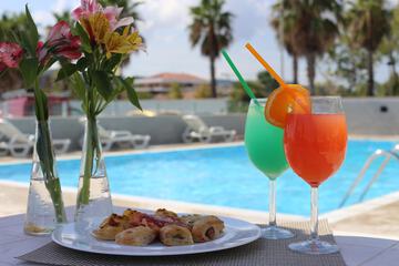 Poolside bar