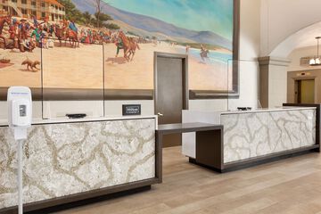 Check-in/check-out kiosk