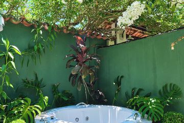 Private spa tub