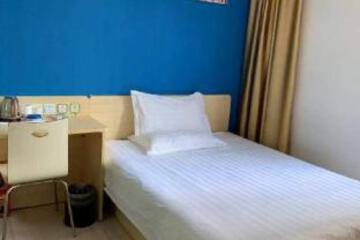 Hotel Queen Room