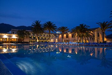 Infinity pool
