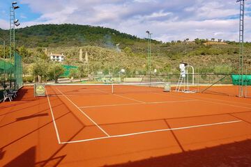 Tennis court