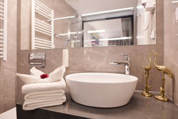 Bathroom sink