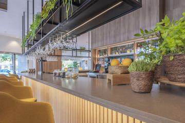 Snack bar