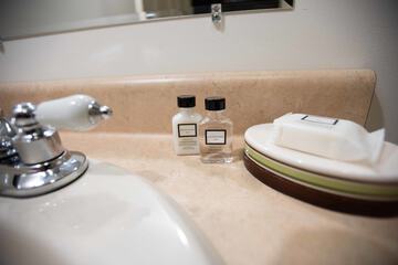 Bathroom amenities