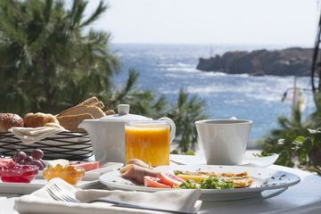 Breakfast meal