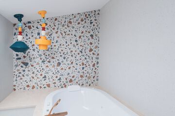Private spa tub