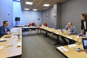 Meeting facility