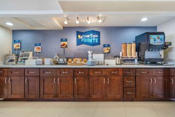 Breakfast/Coffee Service 38 of 51