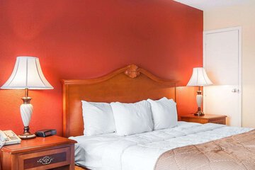 Room 10 of 34