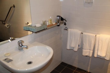 Bathroom sink