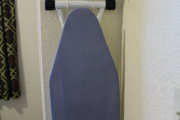 Iron/ironing board