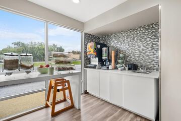 Breakfast area
