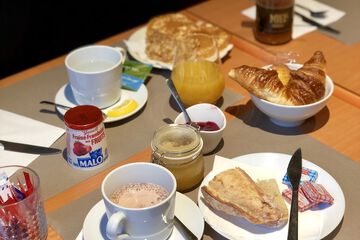 Breakfast meal