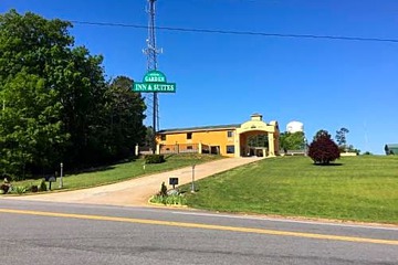 Garden Inn & Suites