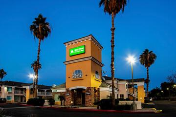 HomeTowne Studios Phoenix - Black Canyon Highway