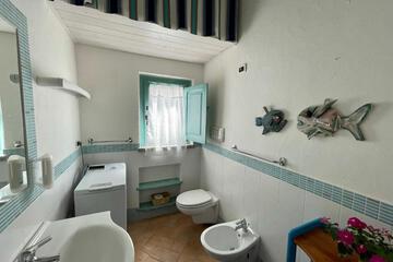 Photo 33