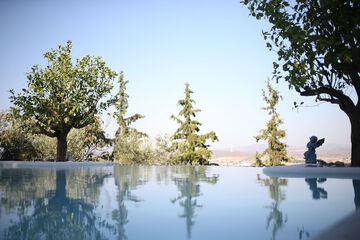Infinity pool