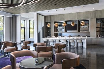 Lobby lounge
