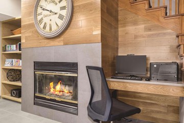 Business Center 23 of 23