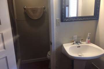 Bathroom sink