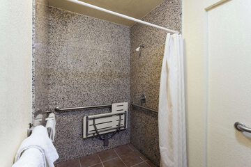 Room 25 of 33