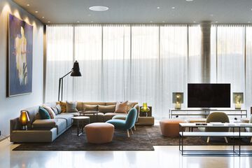 Lobby lounge