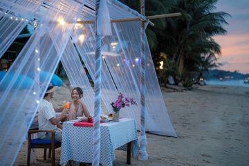 Couples dining