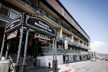 Treasure Mountain Inn