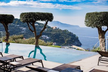 Infinity pool