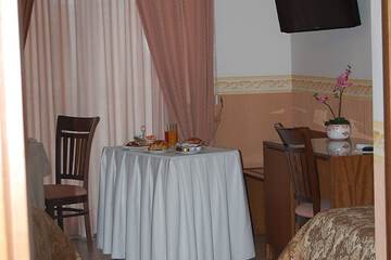 Room service - dining
