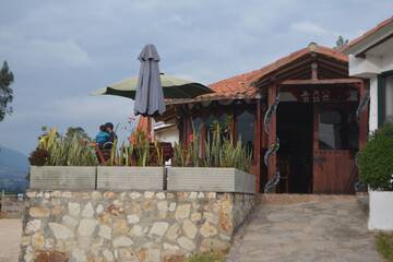 Check-in/check-out kiosk