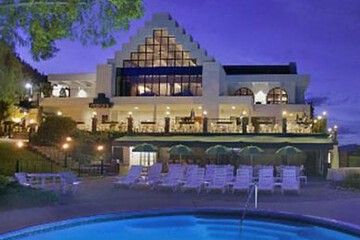 Cozystay Signature: Lake Okanagan Resort