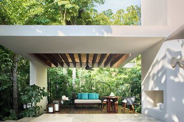 Private pool