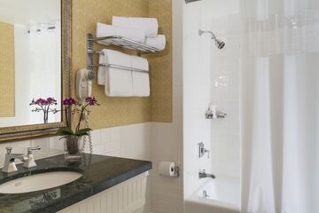 Room 12 of 27