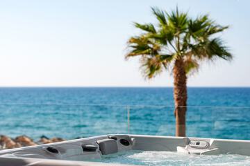 Private spa tub