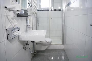 Photo 46